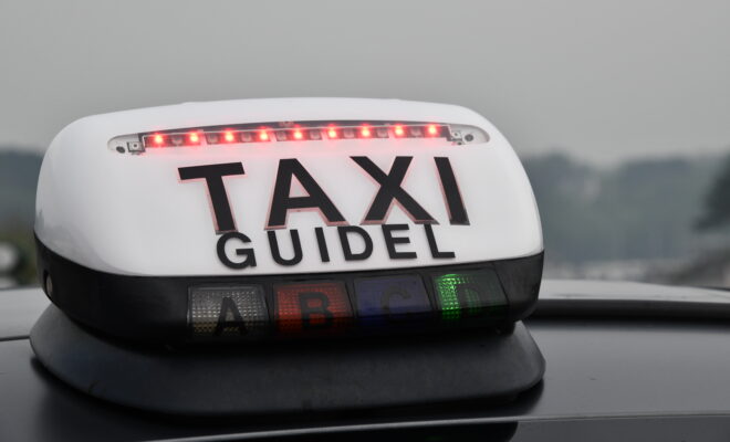 lumineux taxi guidel